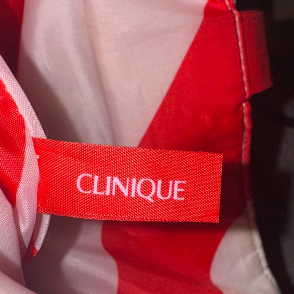 Clinique Metallic Silver Tote with Red Handles Candy Cane Interior Shoulder Bag - Picture 8 of 9